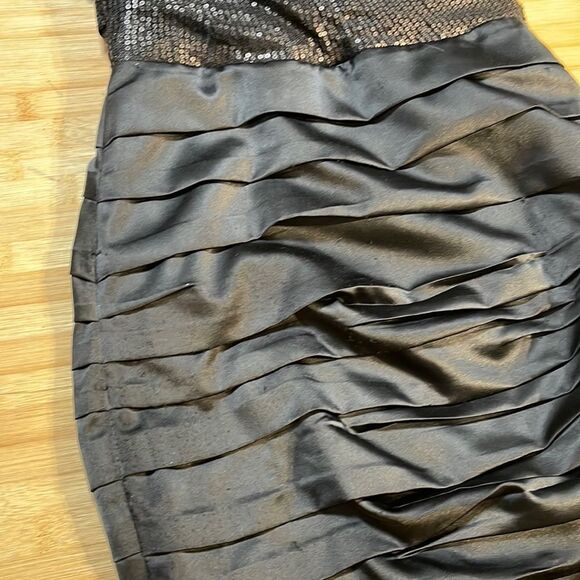 Express sequins detail black dress - Picture 7 of 10